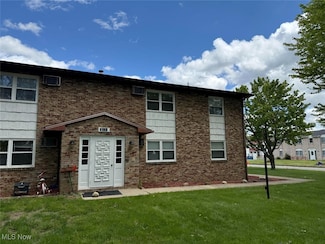8422 Colwyn Ct, Youngstown, OH 44512