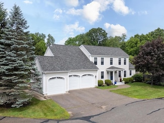2 Fitts Farm Dr, Durham, NH 03824