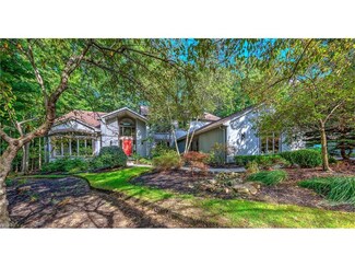 817 Hanover Rd, Gates Mills, OH 44040