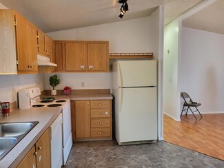 2622 Falcon St Unit 97, White City, OR 97503