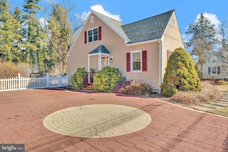 9 Laurel Ave, Kingston, NJ 08528