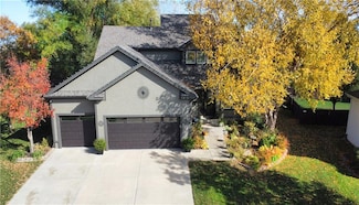 17533 S Roundtree Dr, Olathe, KS 66062