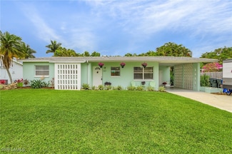 831 Lake McGregor Dr, Fort Myers, FL 33919