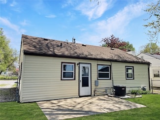 401 Woodlawn Ave, Mattoon, IL 61938