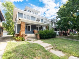 1206 N Elmwood Ave, Peoria, IL 61606