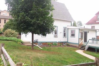 125 N Chestnut St, Mineral Point, WI 53565