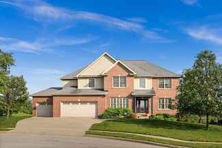4 Emerald Crest Ct, Bloomington, IL 61705