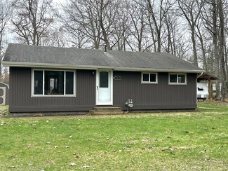 467 Birch St, Hubbard Lake, MI 49747