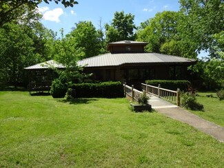 2302 Doll Conway Rd, Clifton, TN 38425