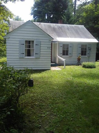 993 Meadowbrook Rd, Brattleboro, VT 05301