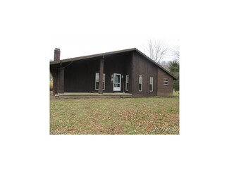 102 Donald St, Saint Marys, WV 26170