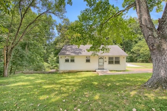 946 Woody Hills Dr, Clarksville, TN 37040