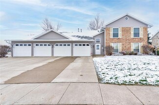 6208 Greenbriar Ln SW Unit C, Cedar Rapids, IA 52404