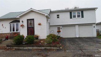 109 W North St, Galveston, IN 46932
