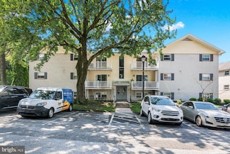 5 Warren Lodge Ct Unit B, Cockeysville, MD 21030