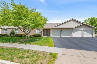 1023 Berkshire Ct Unit D, Elgin, IL 60120