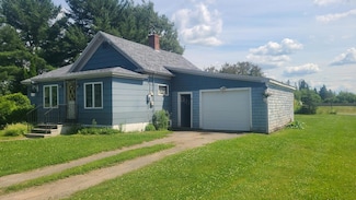 8 Maynard St, Washburn, ME 04786