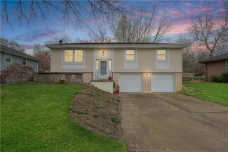 3008 Taylor Dr, Independence, MO 64055