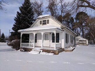 107 5th St NE, Pipestone, MN 56164