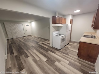 30546 Krauter St Unit 4, Garden City, MI 48135