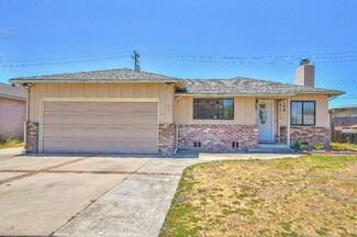 55 Gardenia Dr, Salinas, CA 93906