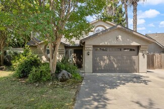 9567 N Barton Ave, Fresno, CA 93720