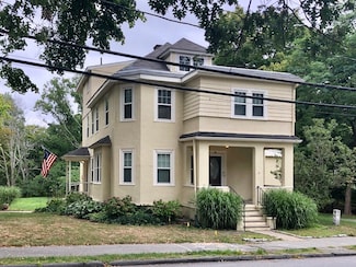 24 State St Unit 1R, Wellesley, MA 02482