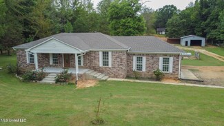 1716 Victoria Rd, Byhalia, MS 38611