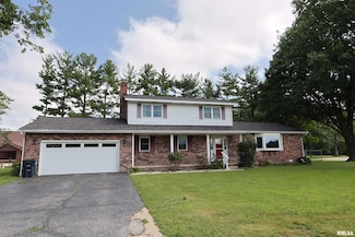 102 Hawthorn Estates, Salem, IL 62881