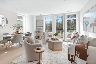 20 Kinmonth Rd Unit 108, Newton, MA 02468