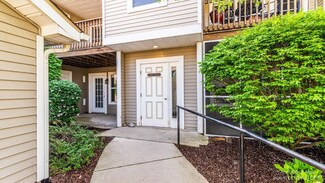 1583 Oakfield Dr, Ann Arbor, MI 48108