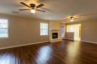 1042 W Roselawn Dr, West Memphis, AR 72301