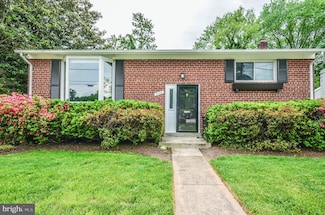 5104 Oakglen Dr, Rockville, MD 20852