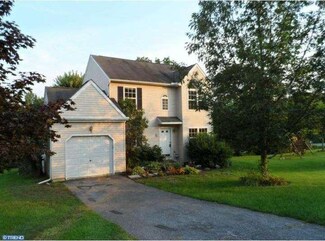 10 Pinckney Dr, Coatesville, PA 19320