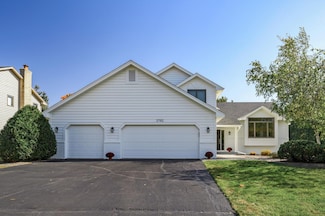 3782 Wescott Hills Dr, Saint Paul, MN 55123