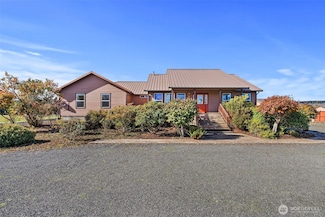 395 Ceres Hill Rd, Chehalis, WA 98532