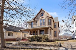 1215 4th St, Perry, IA 50220