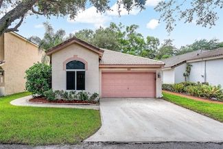 1443 Banyan Cir, Pompano Beach, FL 33069