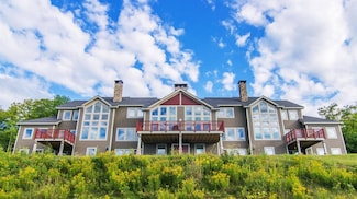 369 Bear Path Ln Unit 29, Burke, VT 05832