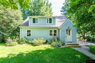 617 617 W Myrtle St, St. Peter, MN 56082