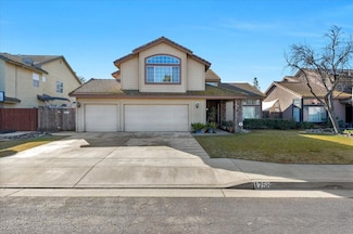 1758 Goshen Ave, Clovis, CA 93611