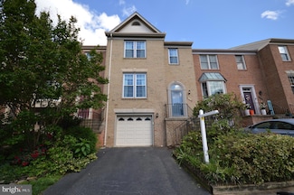 12319 Fox Lake Ct, Fairfax, VA 22033
