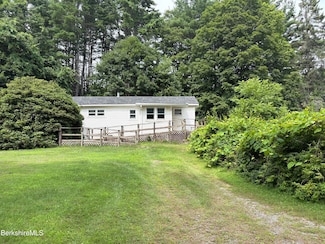 59 High St, West Stockbridge, MA 01236