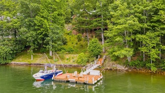 696 Strawberry Hill Rd, Cullowhee, NC 28723