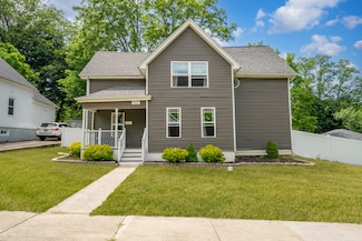 221 N 6th St, Saint Charles, IL 60174