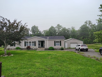 1104 Pointe Ln, Lafayette, TN 37083