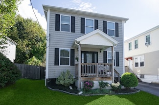 28 Mink Rd, Providence, RI 02908