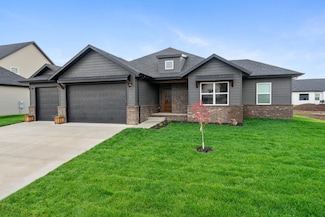 200 E Kelce Ln, Republic, MO 65738