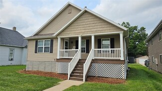 912 C Ave NW, Cedar Rapids, IA 52405