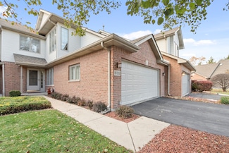 18332 Pond View Ct, Tinley Park, IL 60477